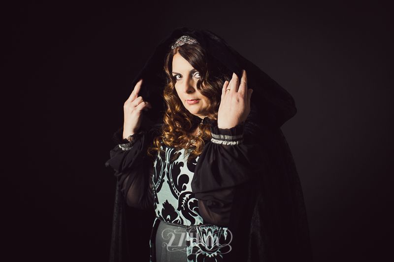 Sesión de fotos de fantasía de princesas la mala del cuento en estudio en barcelona (49) Sesión de fotos de fantasía de princesas la mala del cuento en estudio en barcelona (49)
