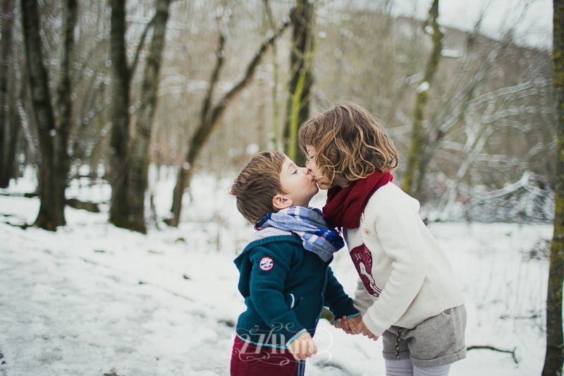Sesión de fotos de familia en la nieve en invierno en Santa Fe del Montseny (51) Sesión de fotos de familia en la nieve en invierno en Santa Fe del Montseny (51)