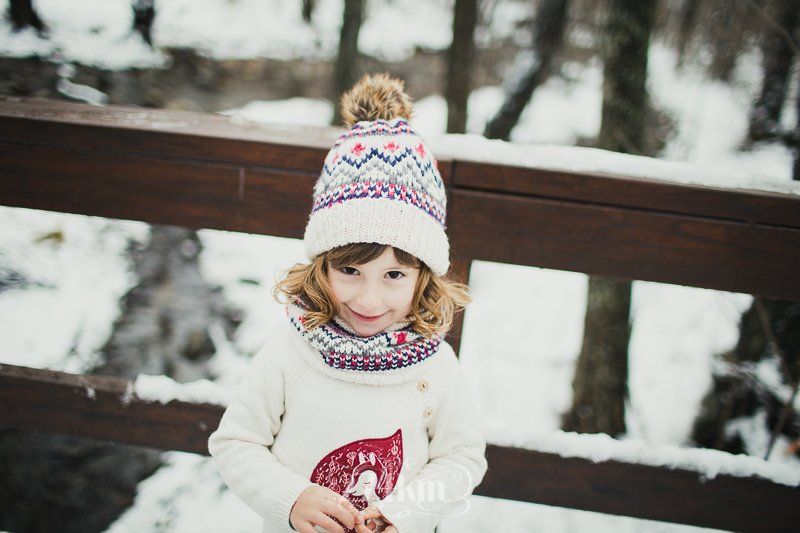 Sesión de fotos de familia en la nieve en invierno en Santa Fe del Montseny (45) Sesión de fotos de familia en la nieve en invierno en Santa Fe del Montseny (45)