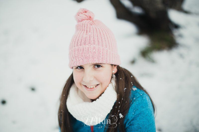 Sesión de fotos de familia en la nieve en invierno en Santa Fe del Montseny (27) Sesión de fotos de familia en la nieve en invierno en Santa Fe del Montseny (27)