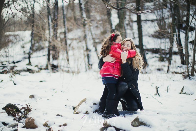 Sesión de fotos de familia en la nieve en invierno en Santa Fe del Montseny (16) Sesión de fotos de familia en la nieve en invierno en Santa Fe del Montseny (16)