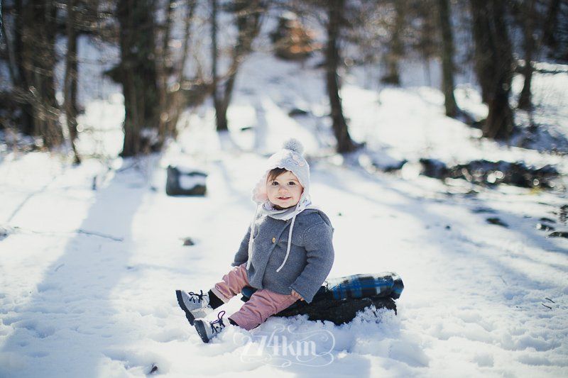 Sesión de fotos de familia en la nieve en invierno en Santa Fe del Montseny (11) Sesión de fotos de familia en la nieve en invierno en Santa Fe del Montseny (11)